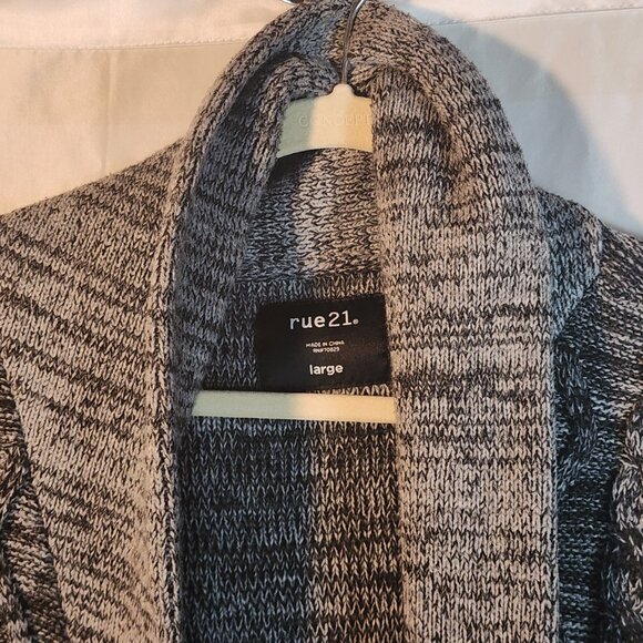 Rue21 Grey Black Heather Thick Woven Cable Knit Big Button Detail LS Cardigan L - Picture 8 of 16